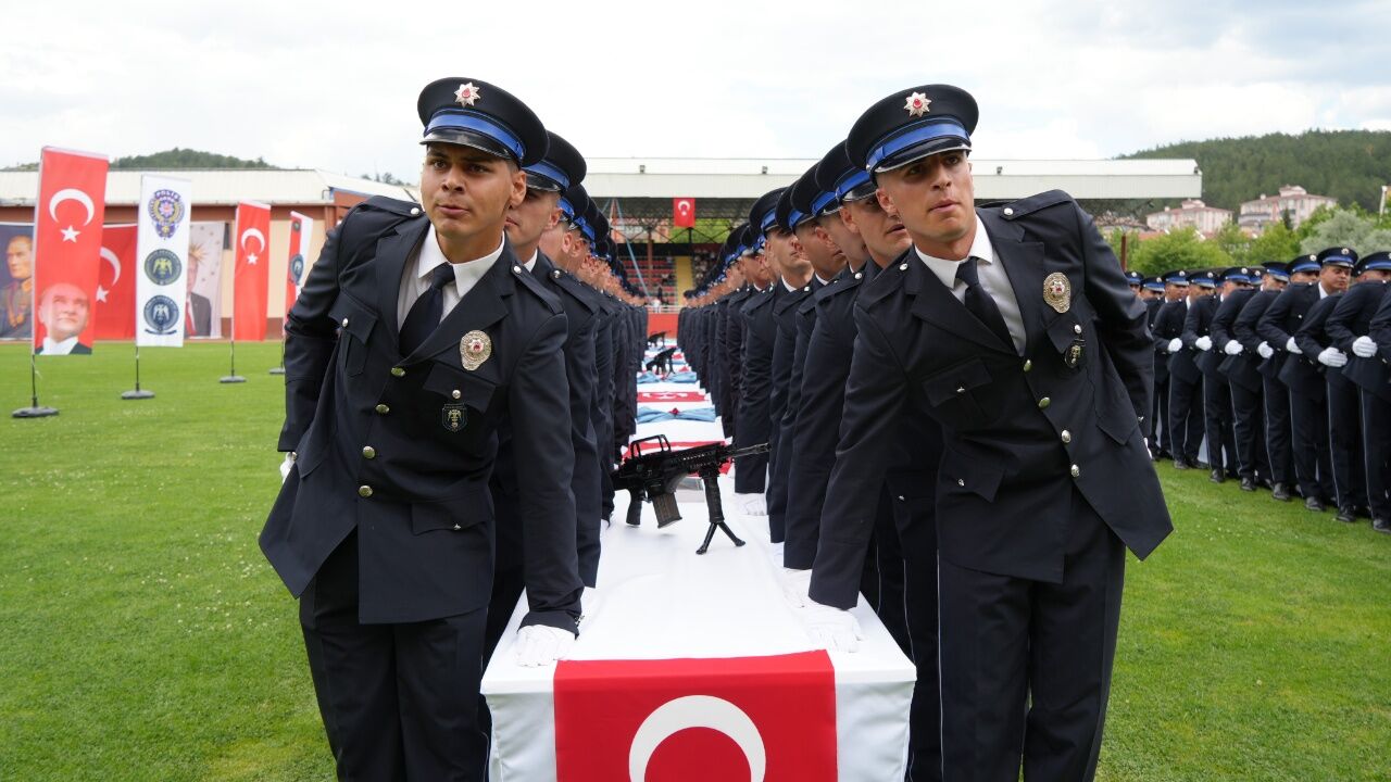 Kastamonu’da Gurur Günü 479 Polis Adayı Yemin Ederek Mezun Oldu (1)