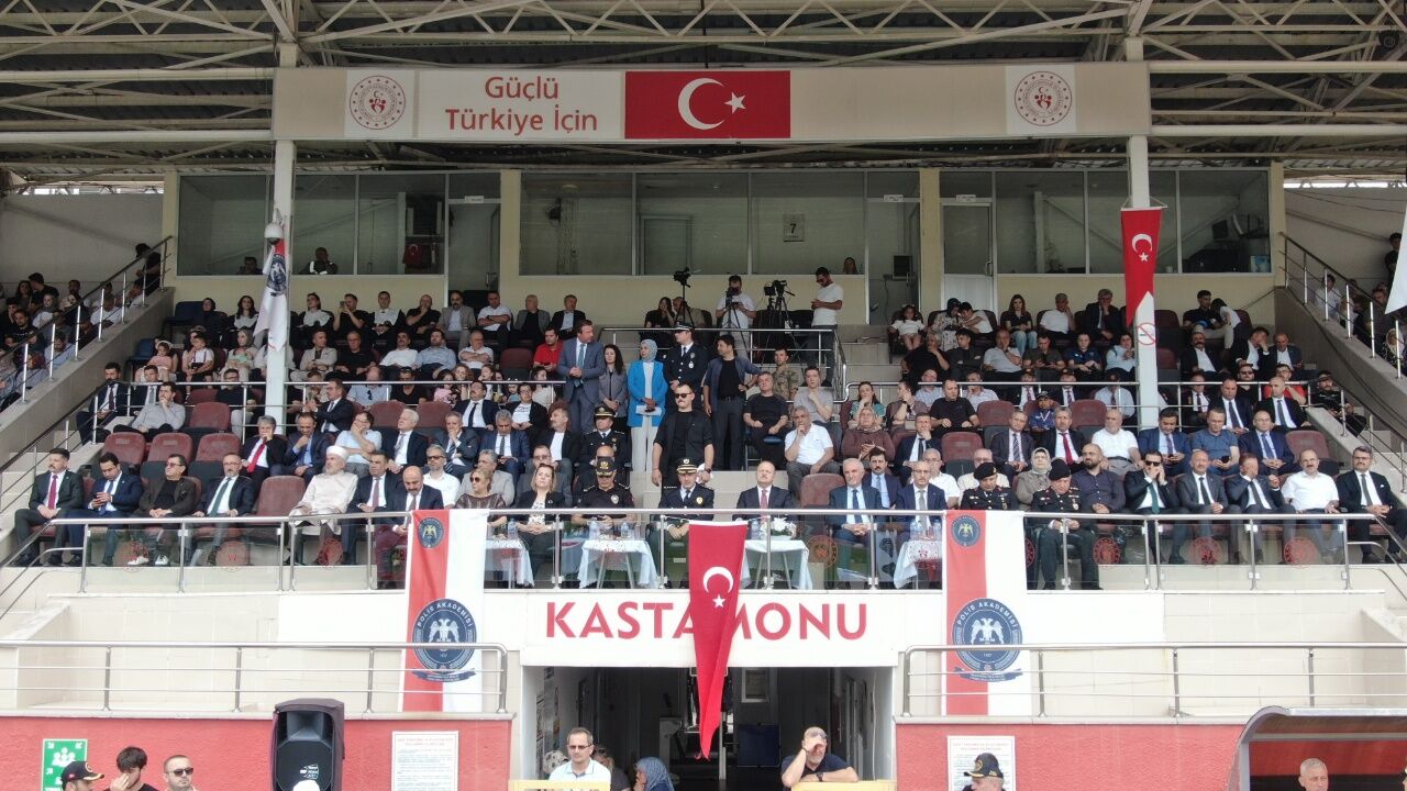 Kastamonu’da Gurur Günü 479 Polis Adayı Yemin Ederek Mezun Oldu (5)