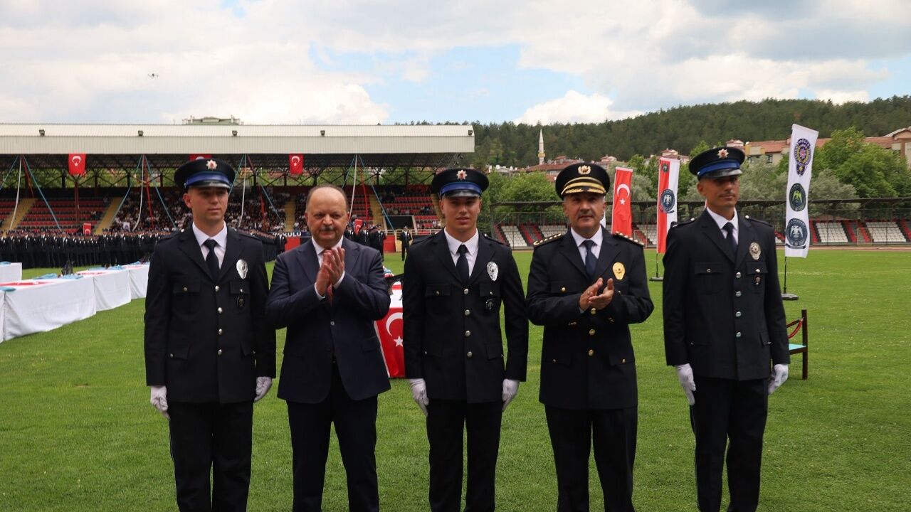 Kastamonu’da Gurur Günü 479 Polis Adayı Yemin Ederek Mezun Oldu (6)