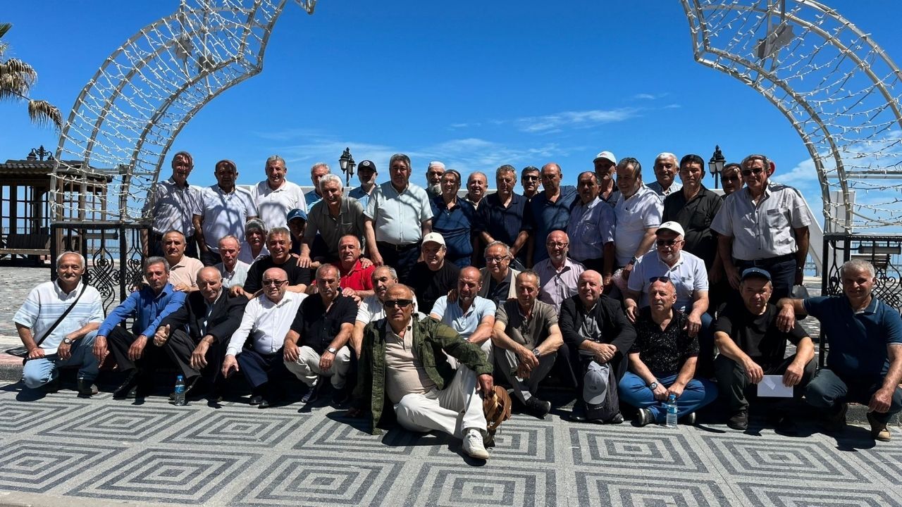 Kastamonu’da Ilçe Belediye Başkanı Asker Arkadaşlarıyla Sahili Temizledi (3)