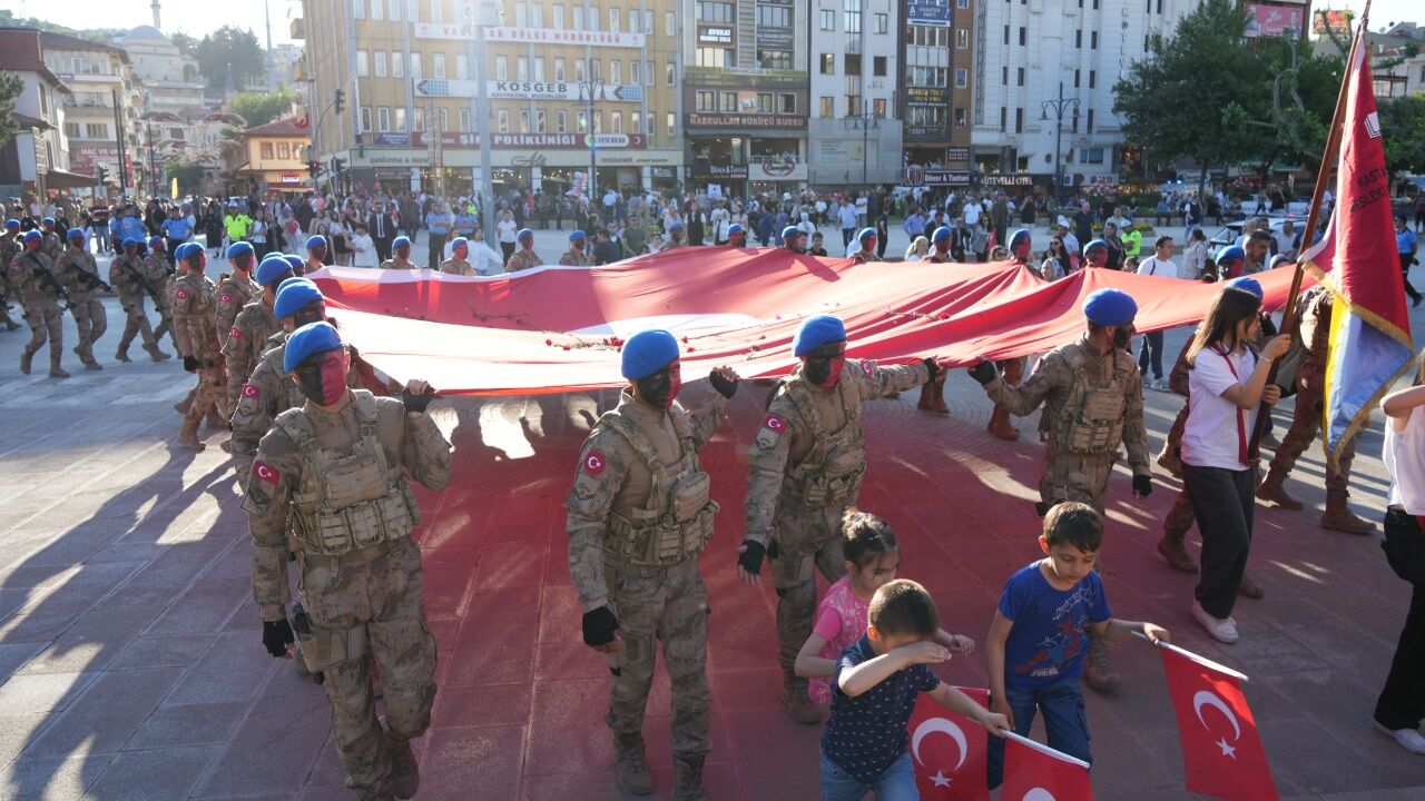 Kastamonu’da İstiklal Yolu Yürüyüşü Coşkuyla Sona Erdi (2)