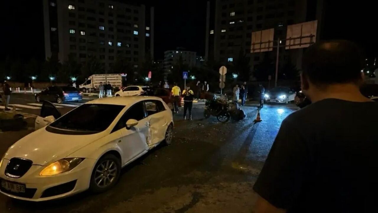 Kastamonu’da Kavşakta Feci Kaza! Motosiklet Sürücüsü Yaralandı