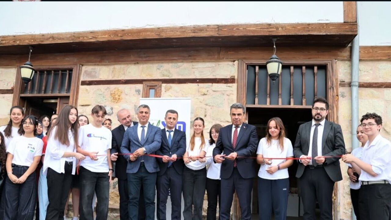 Kastamonu'da Sanat Rüzgarı! Bi̇lsem Öğrencilerinin Eserleri Sergide Buluştu (1)