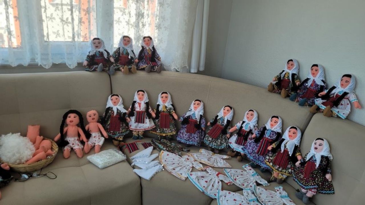 Kastamonu’da Şerife Bacı’nın Hatırasını 14 Yıldır Bez Bebeklere Işliyor (3)