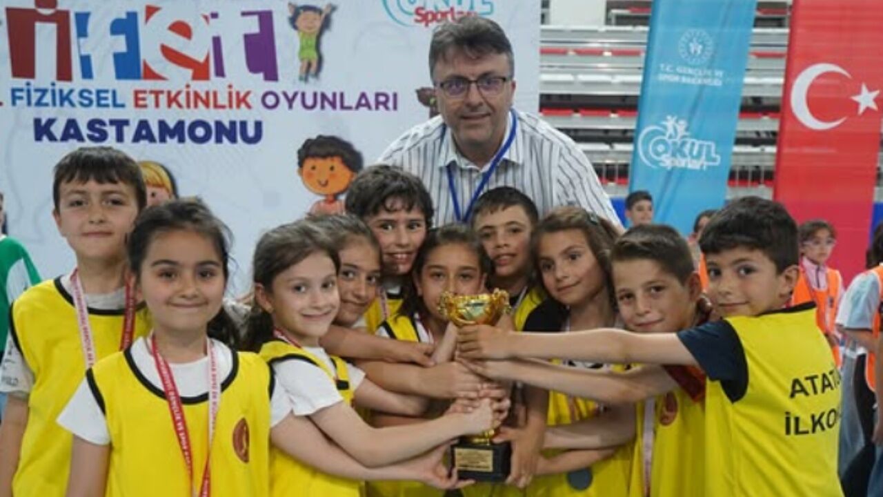 Kastamonu’da Spor Şöleni İlkokul Öğrencileri Yeteneklerini Sergiledi (4)