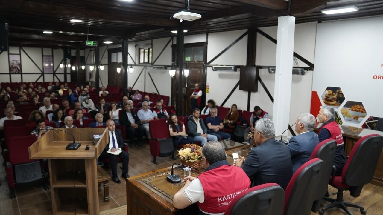 Kastamonu’da Tarımda Dijital Dönüşüm B Reçete Sistemi Detayları Anlatıldı (1)