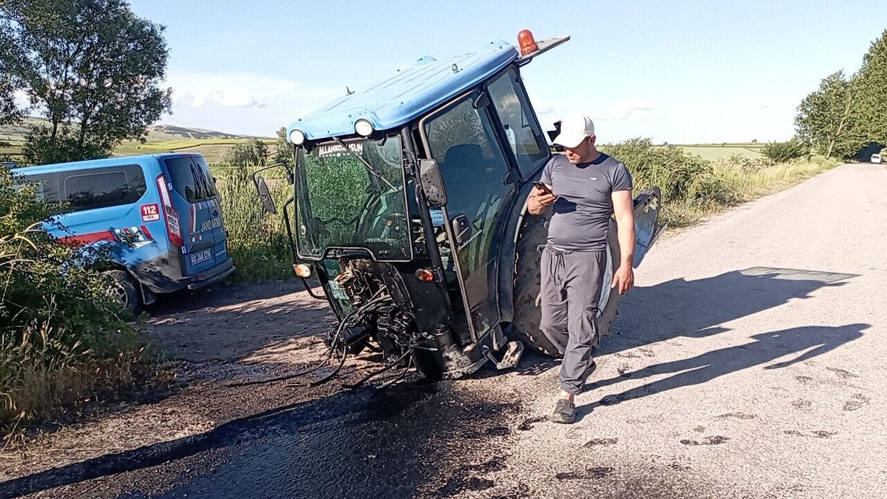 Kaza Sonrası Şok Görüntü! Traktör Ikiye Ayrıldı
