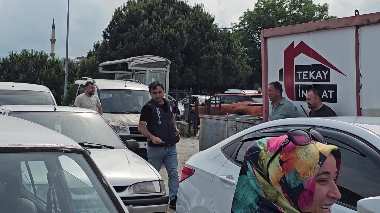 Lgs’de Nefes Kesen Anlar! Polis Ve Aile Zamana Karşı Yarıştı (1)
