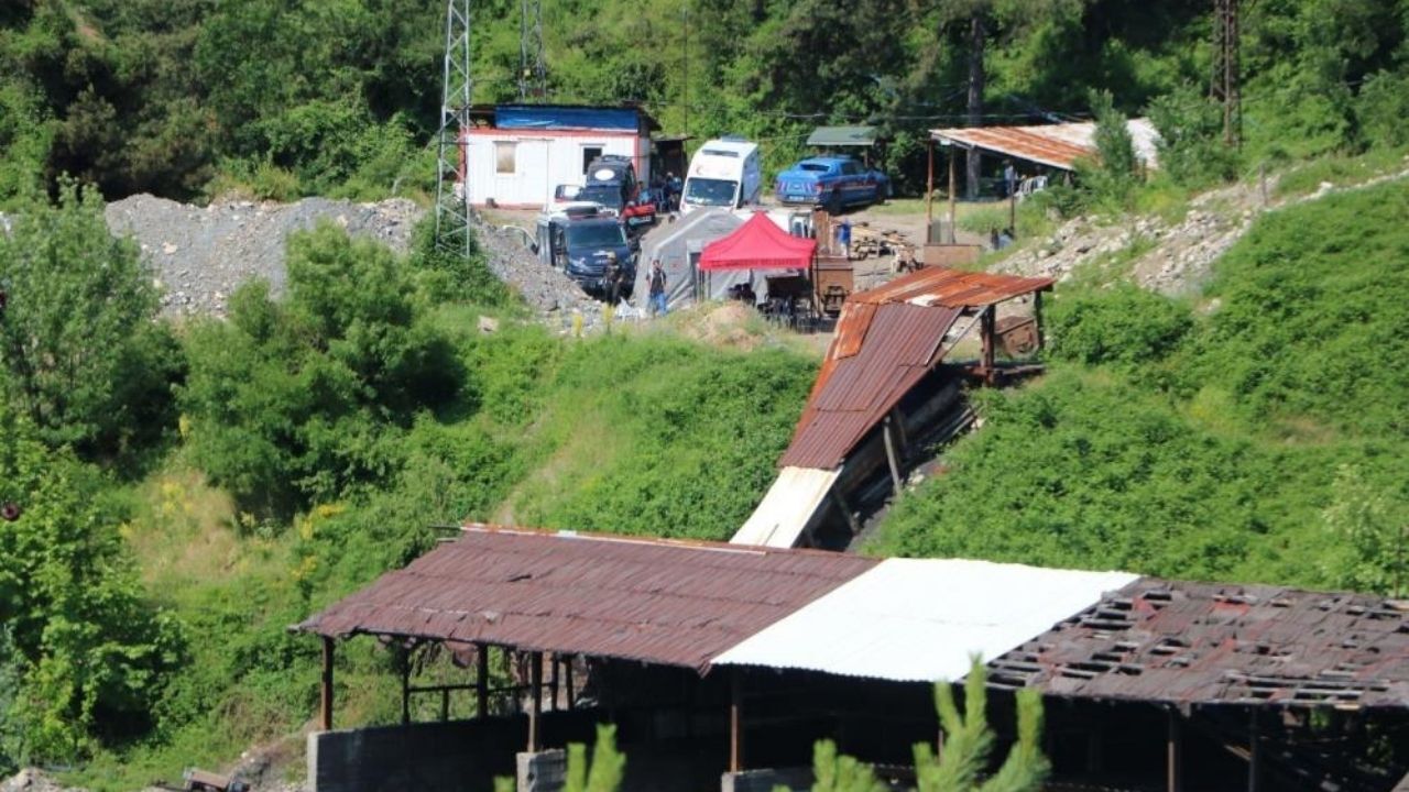 Maden Faciasında Acı Son İşçinin Cenazesine 6 Gün Sonra Ulaşıldı (1)
