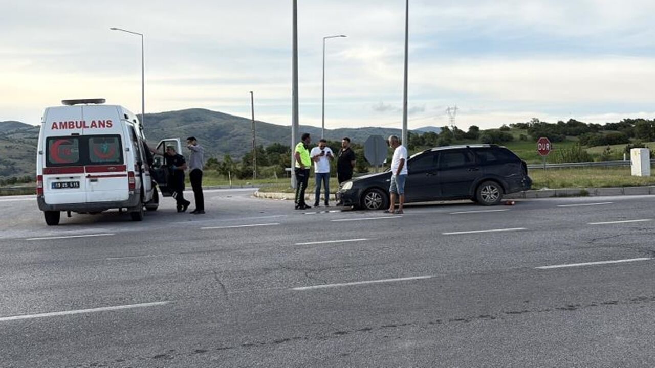 Otomobil Tanker Çarpıştı Çorum (1)