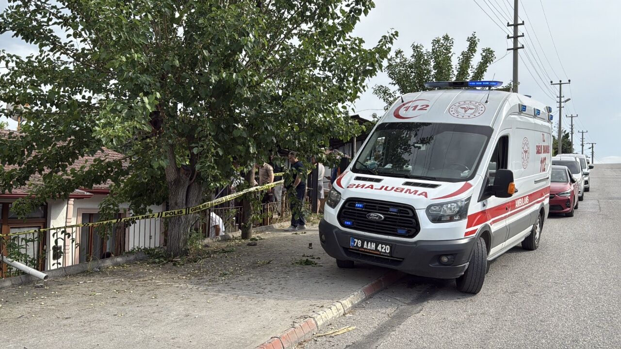 Pekmez Yapmak Için Bahçeye Çıkmıştı 60 Yaşındaki Adamdan Acı Haber Geldi (1)