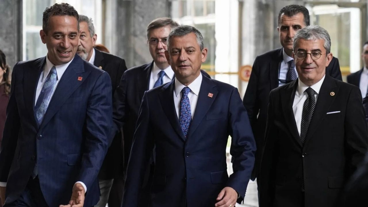 Son Dakika… Özgür Özel Ekibinden Kritik Hamle Pm’de Istifalar Başladı (1)