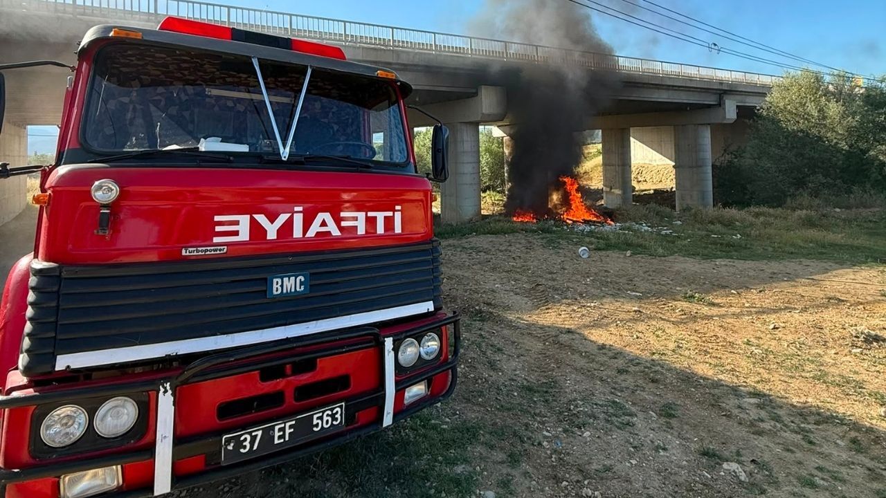Son Dakika Taşköprü’deki Yangın Büyümeden Kontrol Altına Alındı (3)