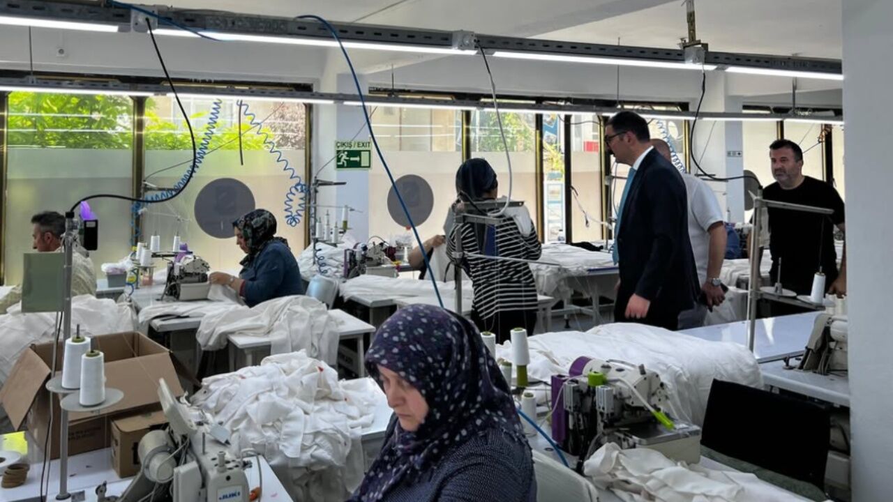 Taşköprü Kaymakamı Demirdağ, Smt Grup Tekstil’i Ziyaret Etti (3)