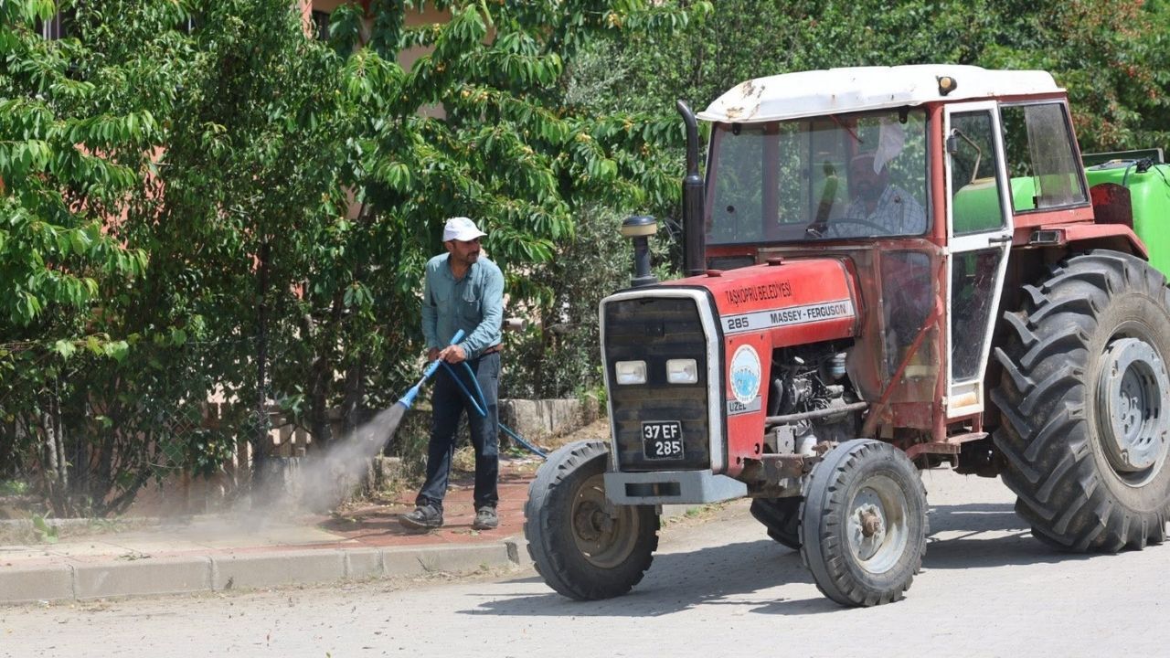 Taşköprü’de Ekipler Sahada İlçe Adım Adım Yenileniyor (1)