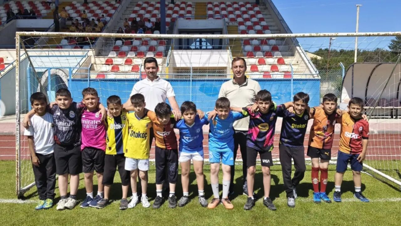 Taşköprü’de Miniklerden Büyük Performans! Futbol Şenliği İlgi Gördü (2)