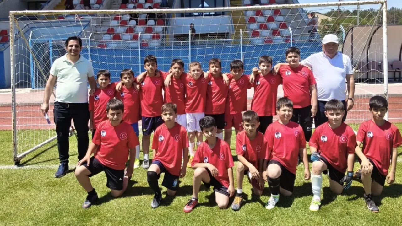 Taşköprü’de Miniklerden Büyük Performans! Futbol Şenliği İlgi Gördü (3)