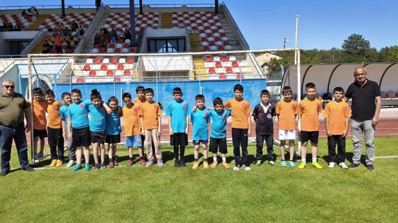 Taşköprü’de Miniklerden Büyük Performans! Futbol Şenliği İlgi Gördü (7)