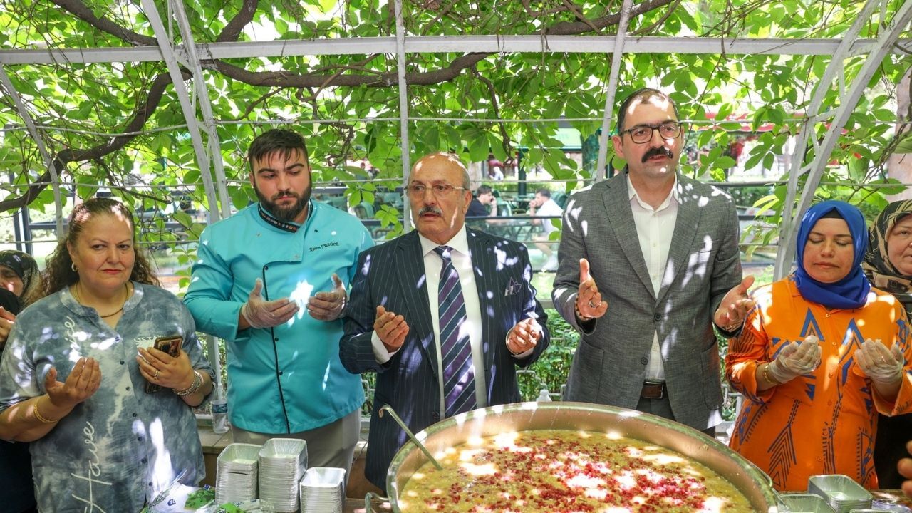 Taşköprü’de Muharrem Ayı Bereketi 2 Bin Kişiye Aşure Ikram Edildi (1)