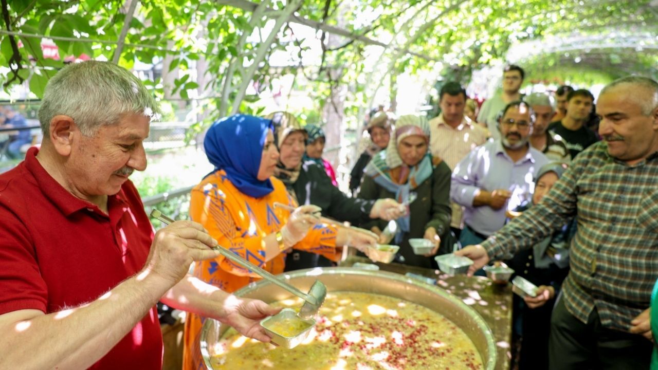 Taşköprü’de Muharrem Ayı Bereketi 2 Bin Kişiye Aşure Ikram Edildi (6)