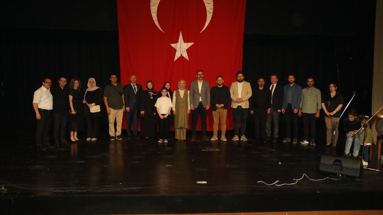 Taşköprü’de Yıl Sonu Şöleni Öğrencilerden Unutulmaz Gösteri (4)