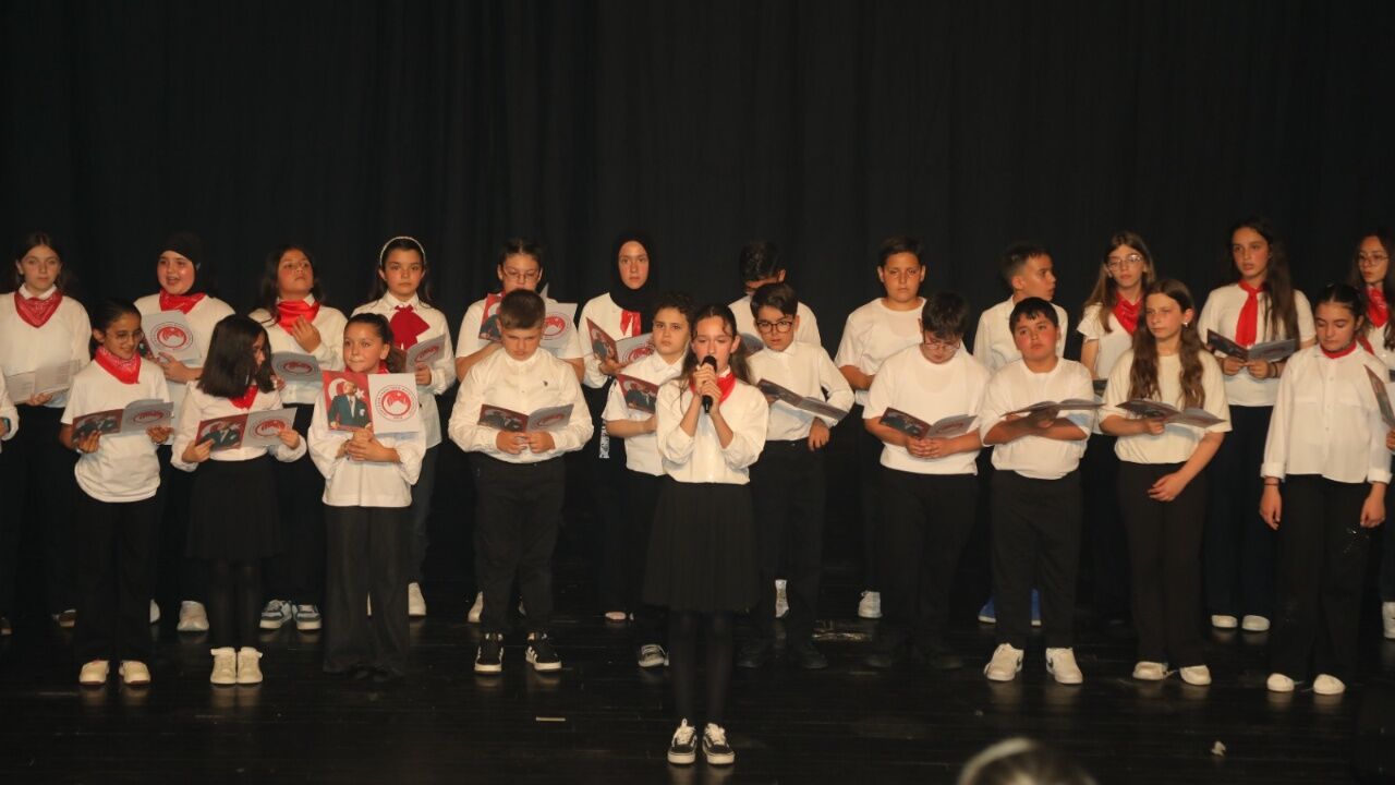 Taşköprü’de Yıl Sonu Şöleni Öğrencilerden Unutulmaz Gösteri (5)