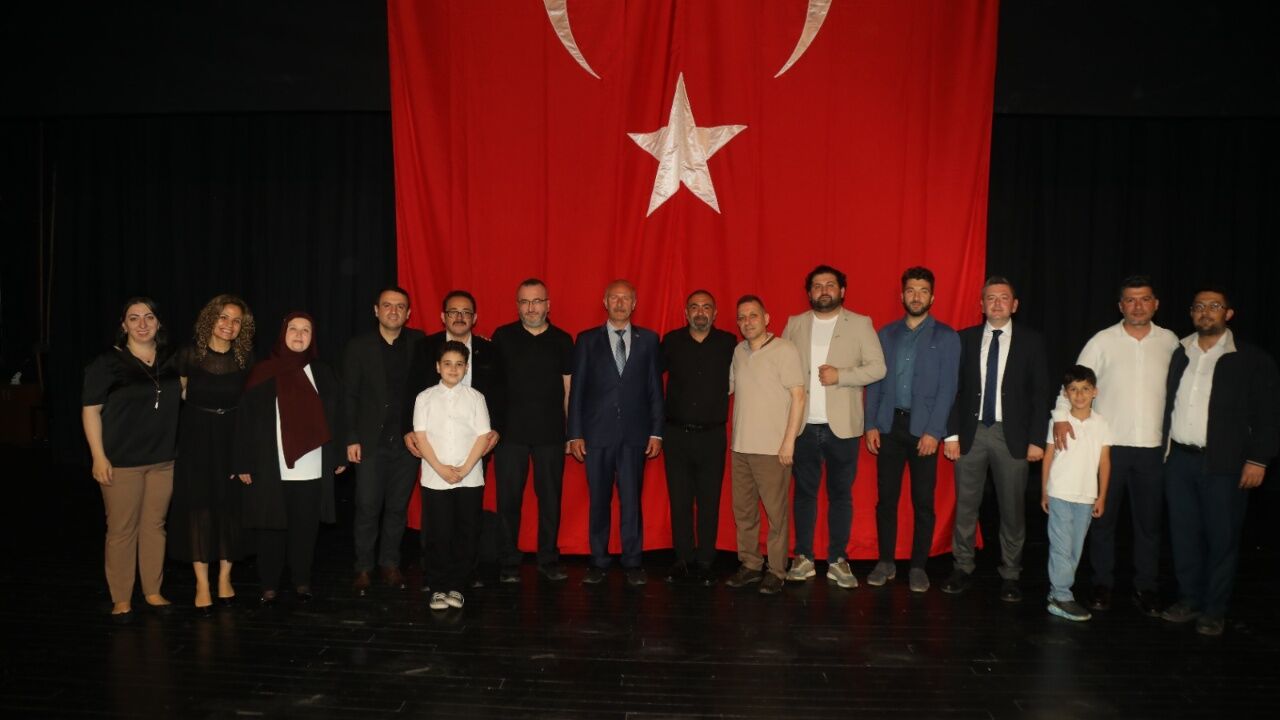 Taşköprü’de Yıl Sonu Şöleni Öğrencilerden Unutulmaz Gösteri (7)