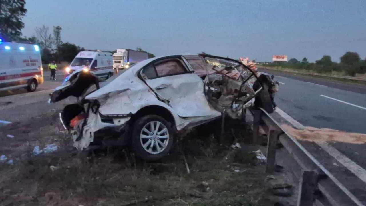 Tem’de Feci Kaza Tır Ile Otomobil Refüje Savruldu, 6 Kişi Yaralandı (3)