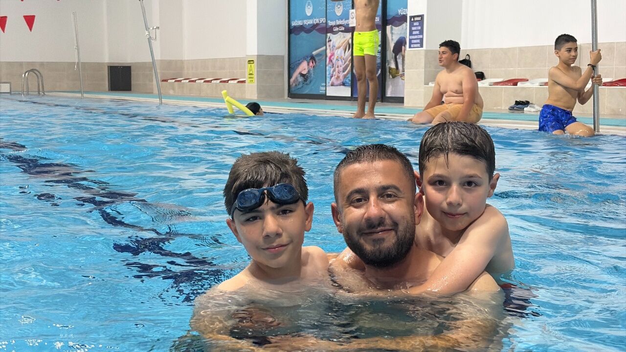Tosya’da Öğrenciler Yüzme Etkinliğinde Keyifli Anlar Yaşadı (2)