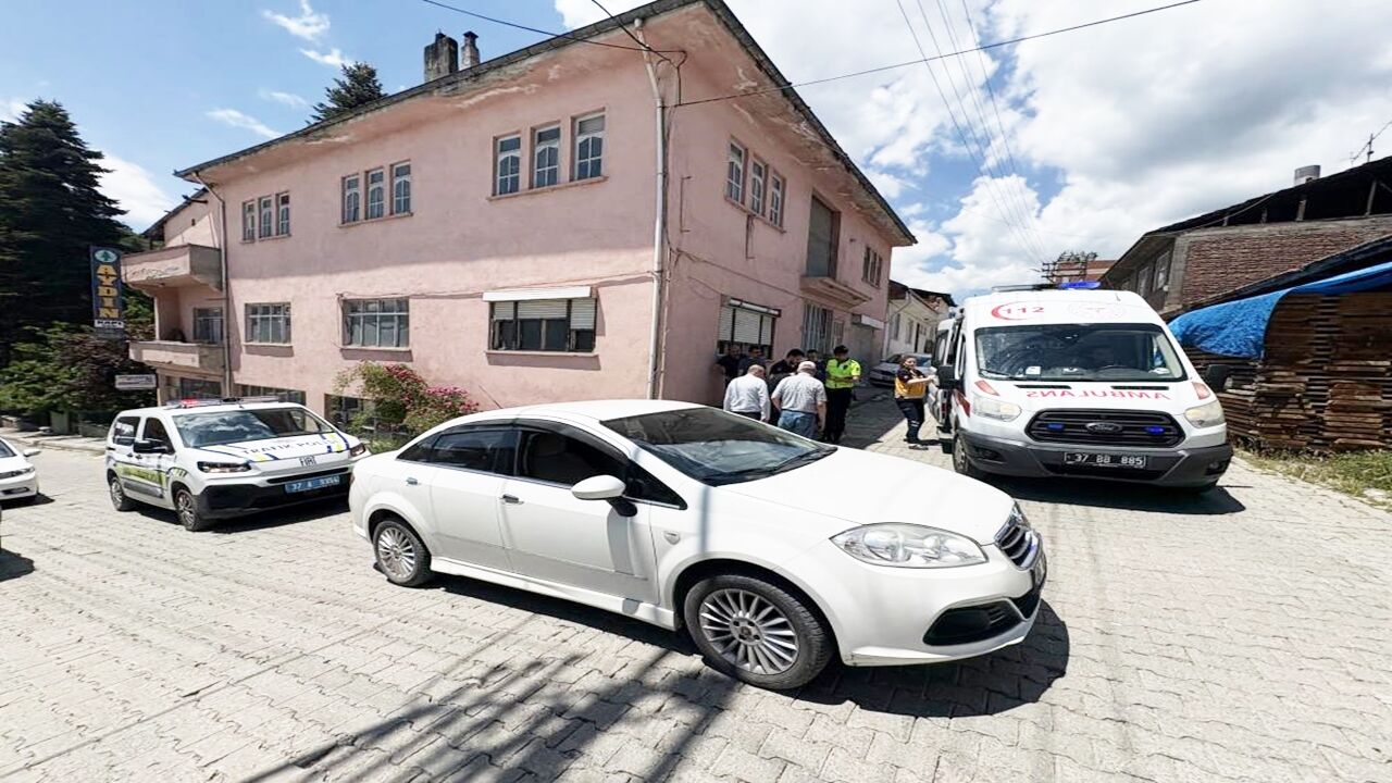 Tosyada Otomobil Çarptı (3)