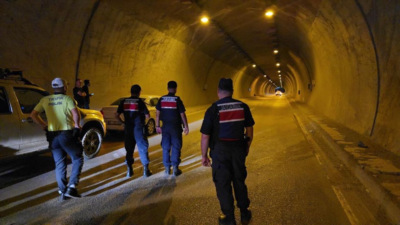 Tünelde Ayı Paniği (3)