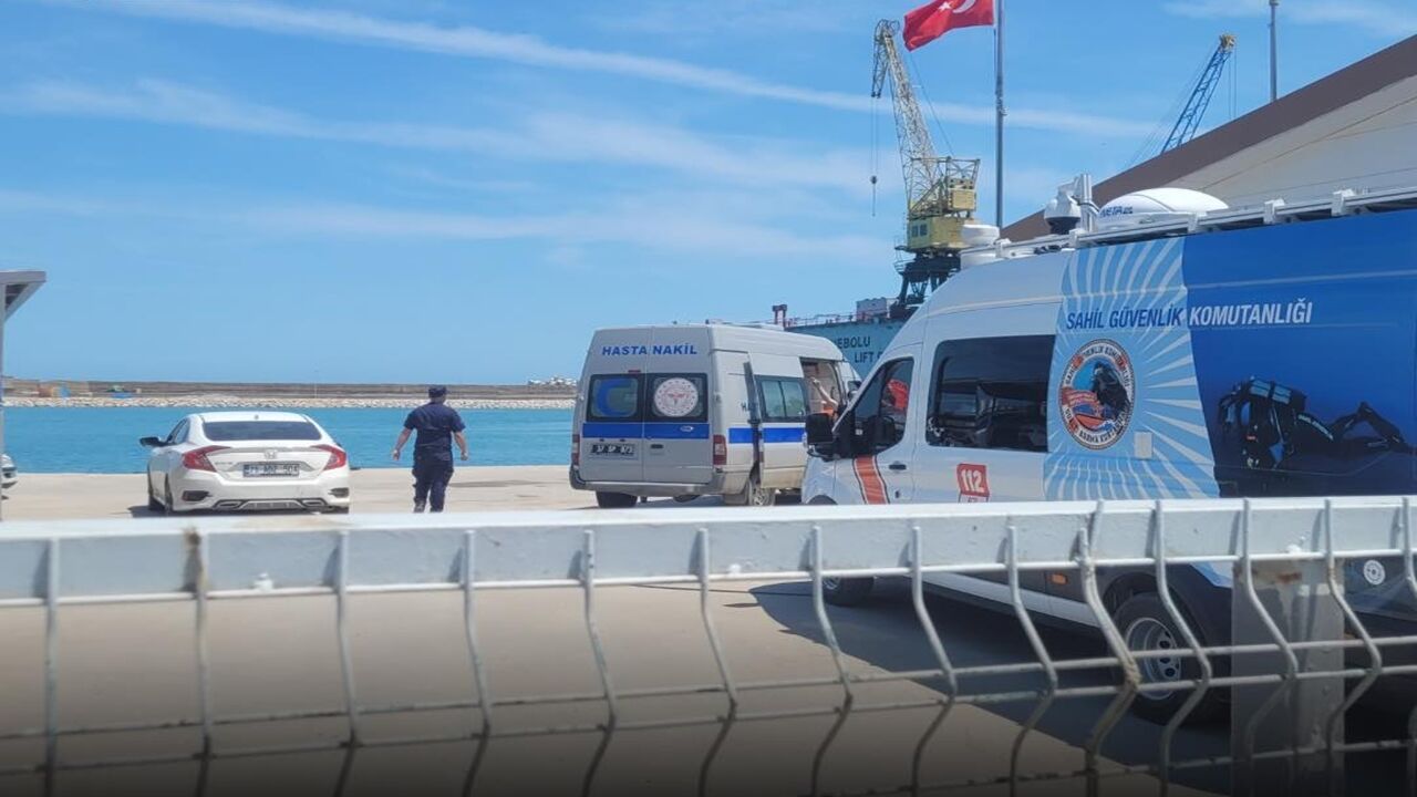 Türk Gemisi Vuruldu