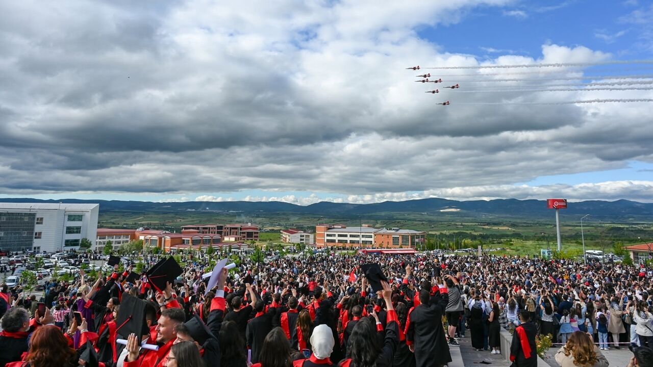 Üniversite Türk Yıldızı Göstere (3)