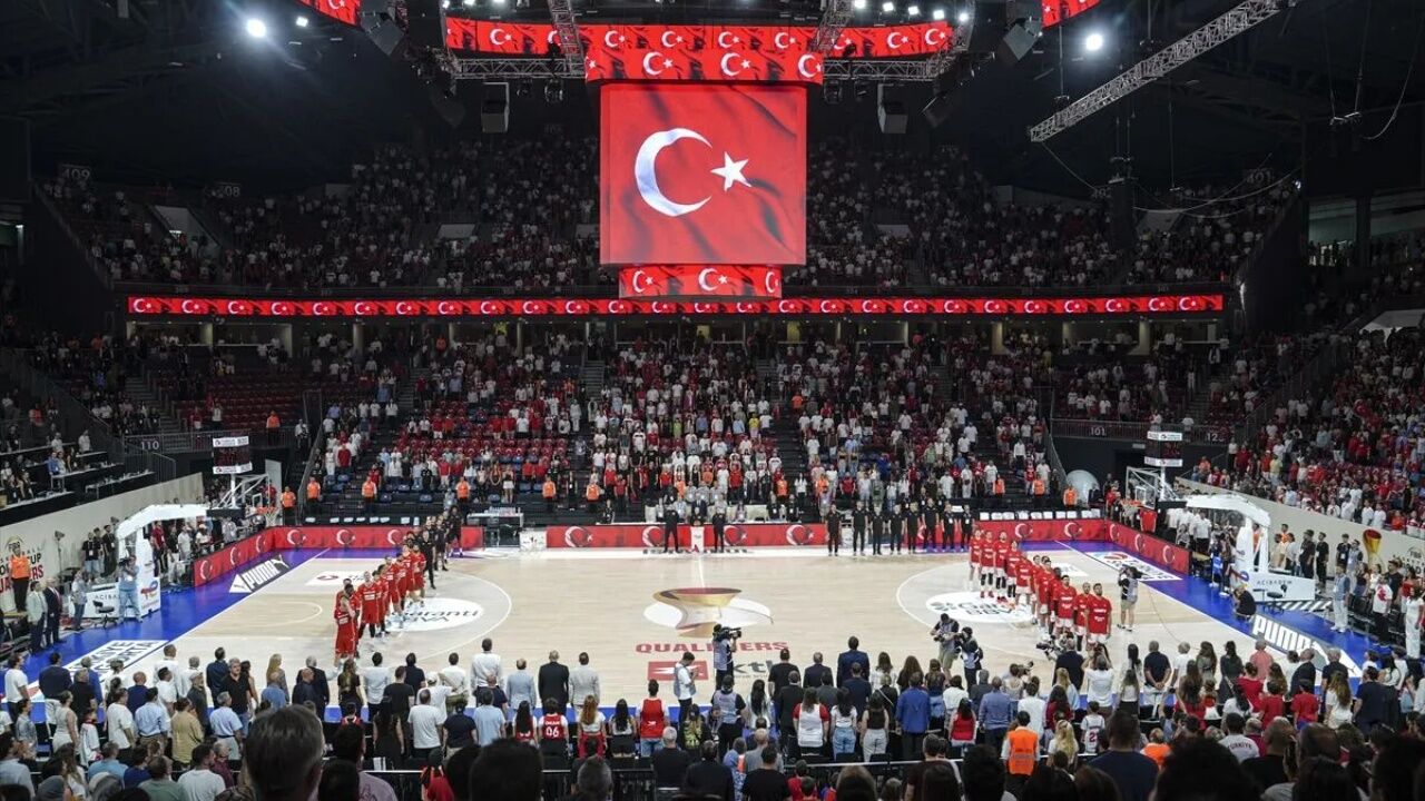 A Milli Erkek Basketbol Takımı İlk Turu Namağlup Bitirdi (2)