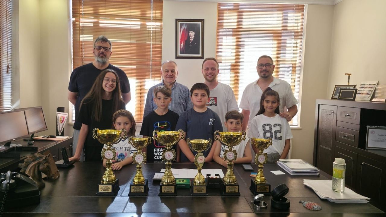 Allstar Spor Kulübü, 6 Kupalık Başarısını Taşköprü’de Paylaştı (2)