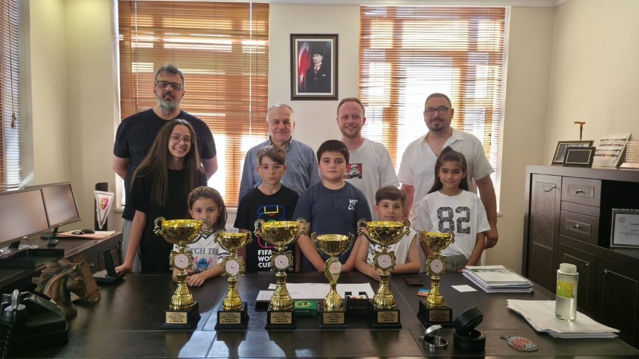 Allstar Spor Kulübü, 6 Kupalık Başarısını Taşköprü’de Paylaştı (4)