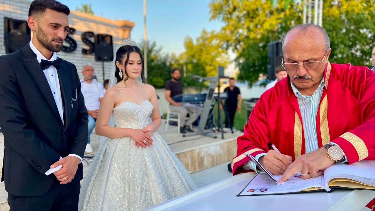 Aşköprülü Çift Mutluluğa Evet Dedi Onur Ve Esra Nur Dünyaevine Girdi 2