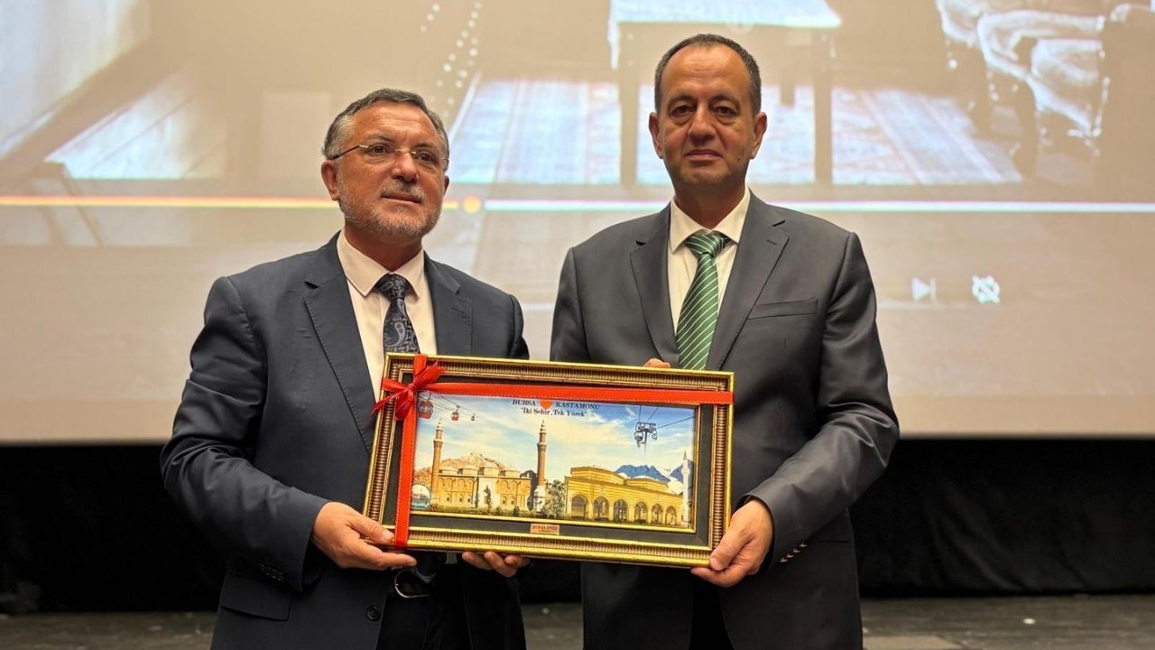 Bursa’da Kastamonu Rüzgarı Ahşabın Cazibesi Yoğun Ilgi Gördü (1)