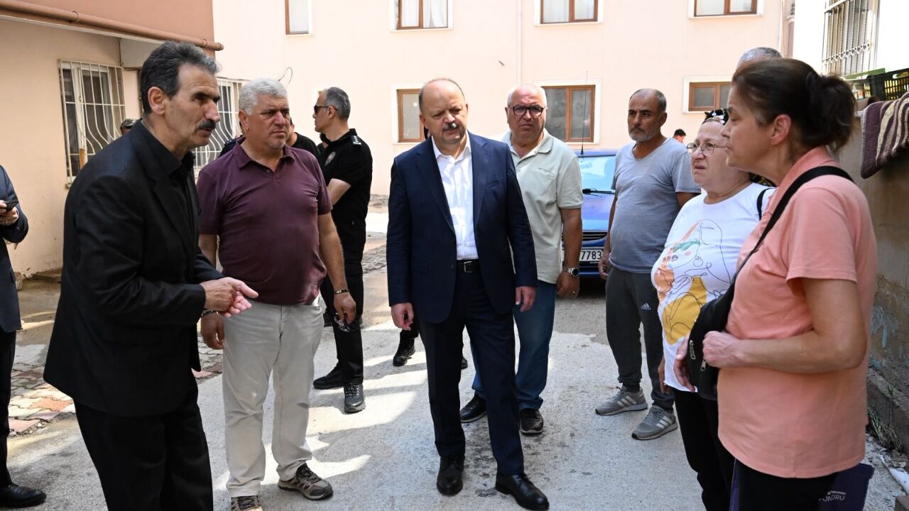 Cide'de Afet Sonrası Çalışmalar Sürüyor! Vali Dallı Sahada Incelemelerde Bulundu 3