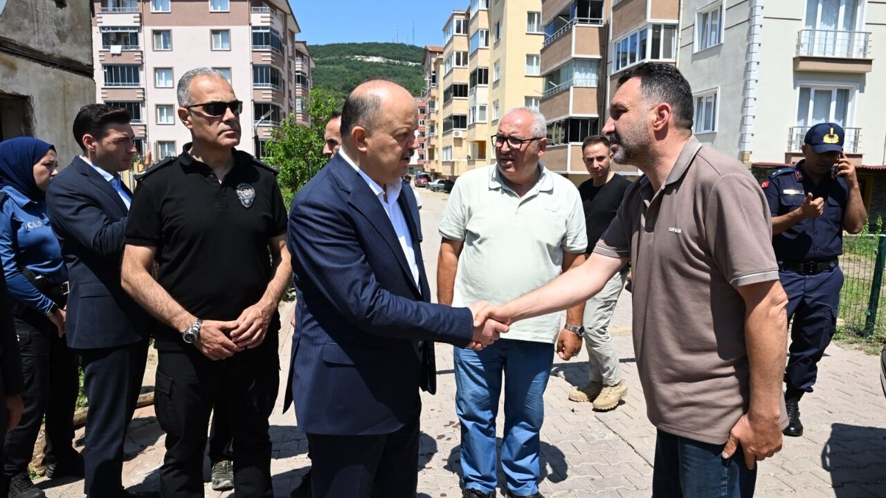 Cide'de Afet Sonrası Çalışmalar Sürüyor! Vali Dallı Sahada Incelemelerde Bulundu 5