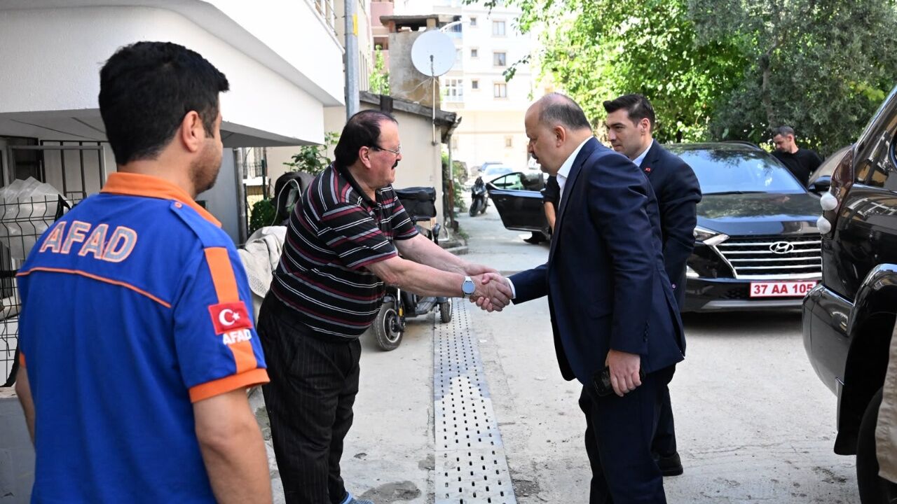 Cide'de Afet Sonrası Çalışmalar Sürüyor! Vali Dallı Sahada Incelemelerde Bulundu 6