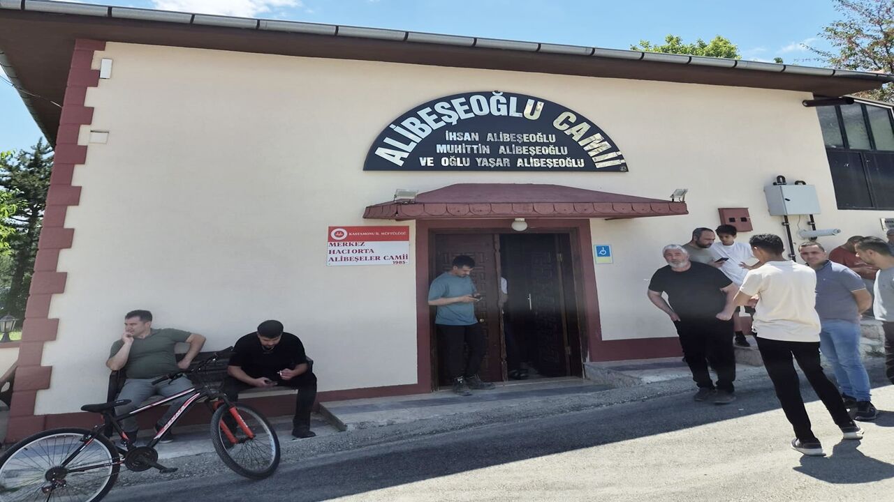 Cuma Için Cami