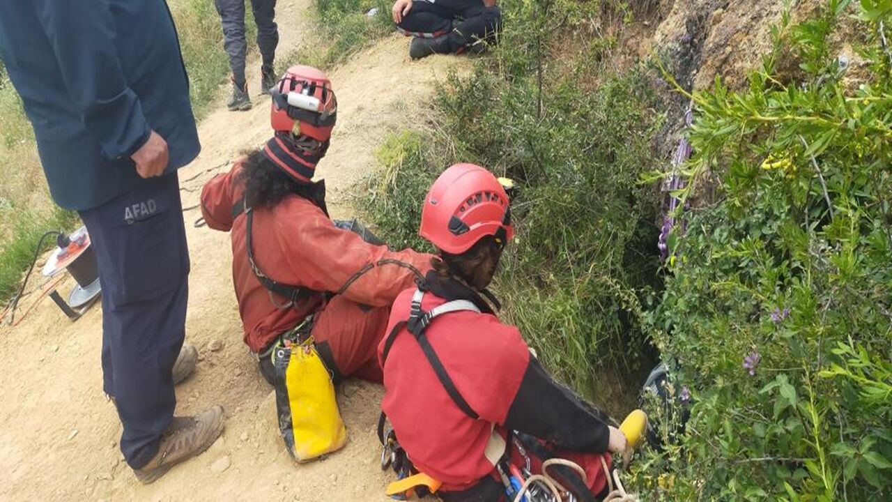 Definecinin Cenazesini Mağara Vermiyor (3)