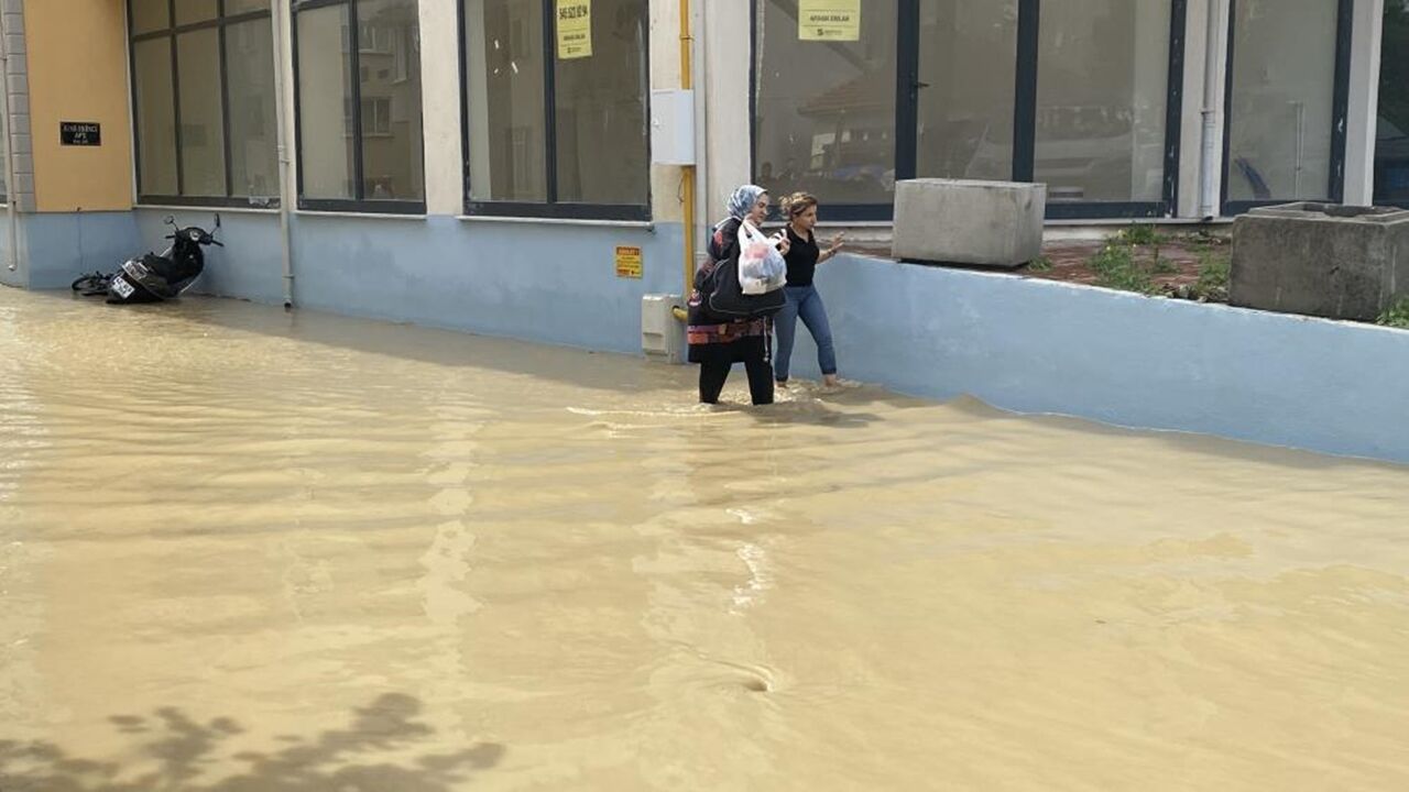 Ekipler Sahada Valilik (4)