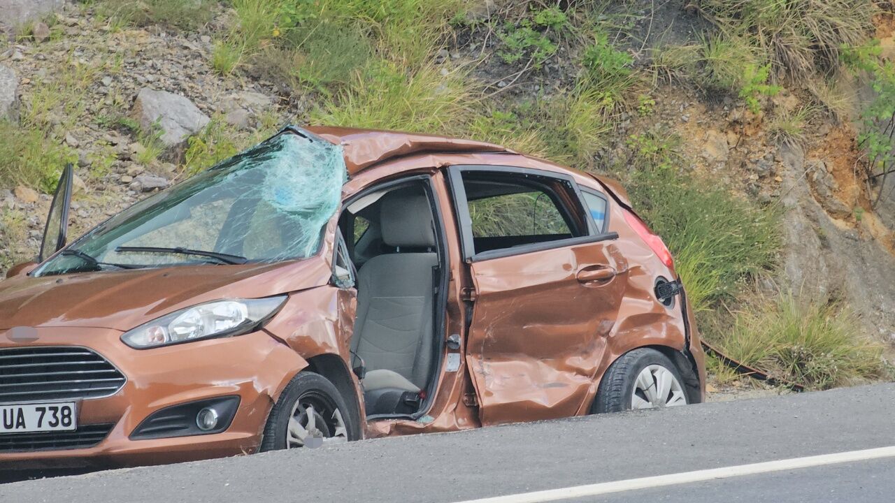Feci Çarpışma Can Aldı Otomobildeki Yaşlı Çift Kurtarılamadı (1)