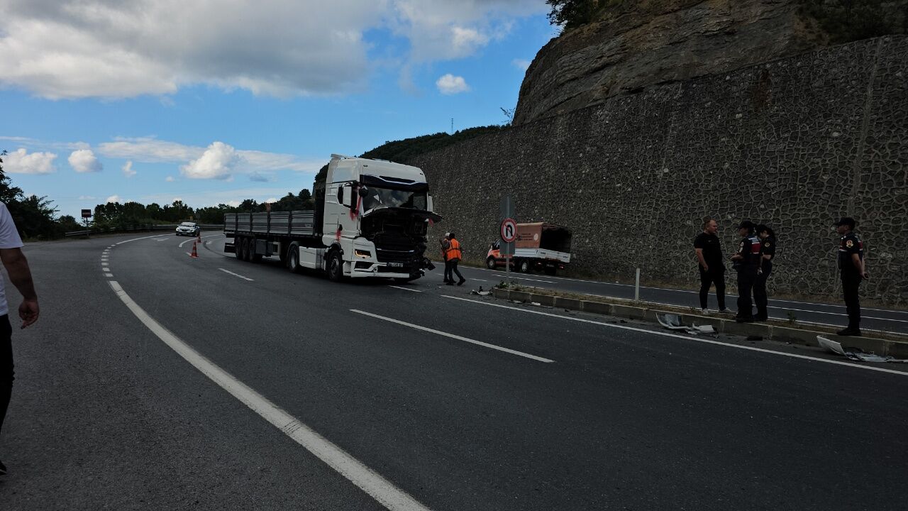 Feci Çarpışma Can Aldı Otomobildeki Yaşlı Çift Kurtarılamadı (2)