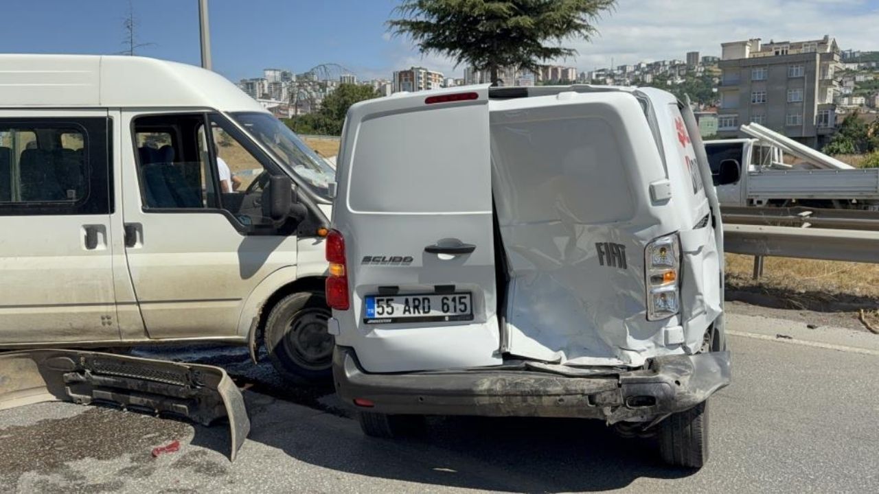 Hamile Eşini Hastaneye Götürürken Kazaya Karıştı 3 Yaralı (3)