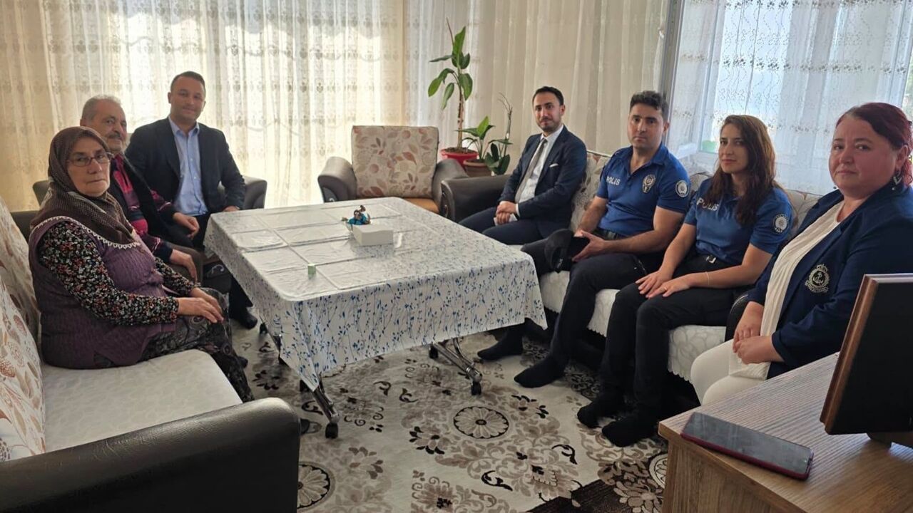 Hanönü Kaymakamı Ilk Ziyaret Şehit Ailesi (3)