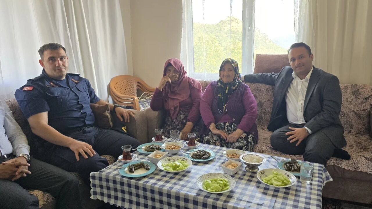 Hanönü Kaymakamlığı'ndan Örnek Çalışma! Yalnız Yaşayan Vatandaşlar Ziyaret Ediliyor 1 (1)