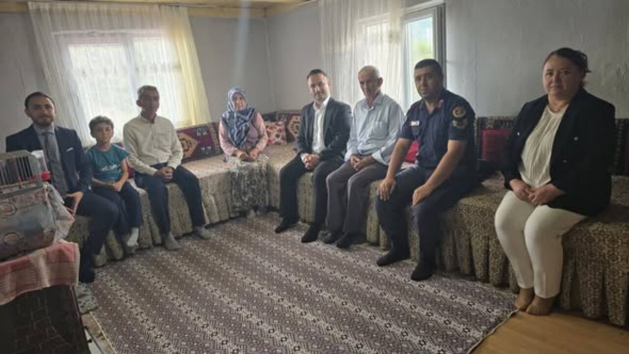 Hanönü'nde Gönüllere Dokunan Ziyaret Kaymakam Uslu Gaziyle Bir Araya Geldi (3)